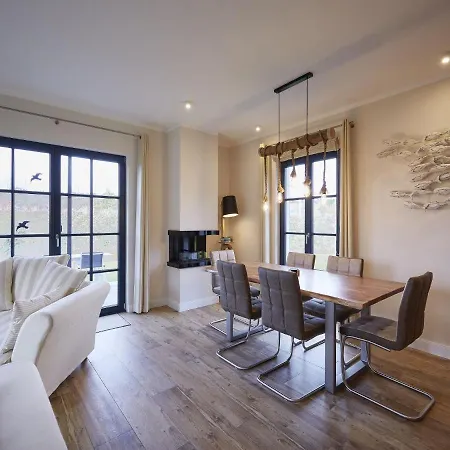 בית נופש Reetland Am - Premium Reetdachvilla Mit 3 Schlafzimmern, Sauna Und Kamin F04 דראנסקה